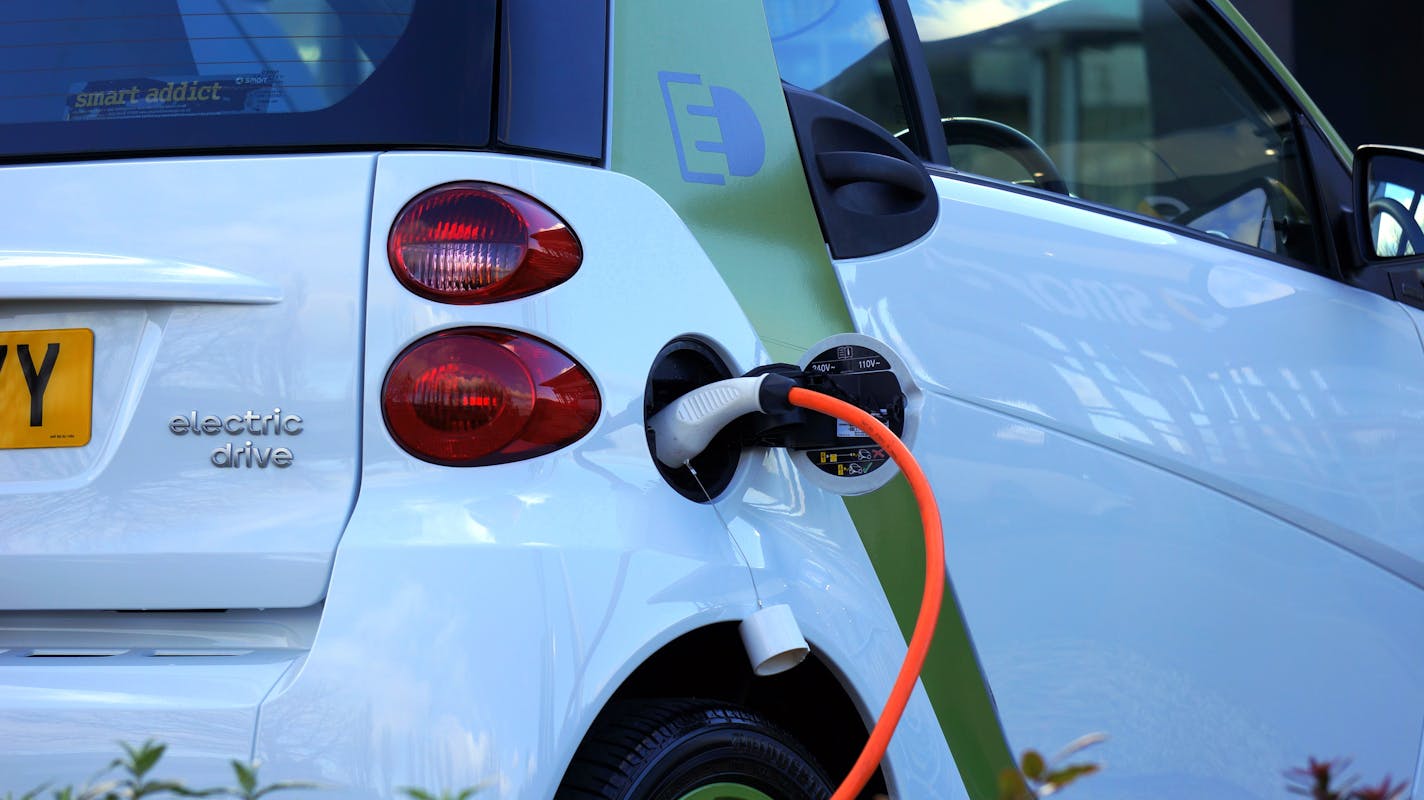 electric vs petrol car - sellmycartoday.uk
